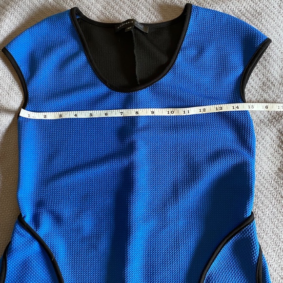 Blue/Black Sleeveless Tunic - Picture 4 of 7